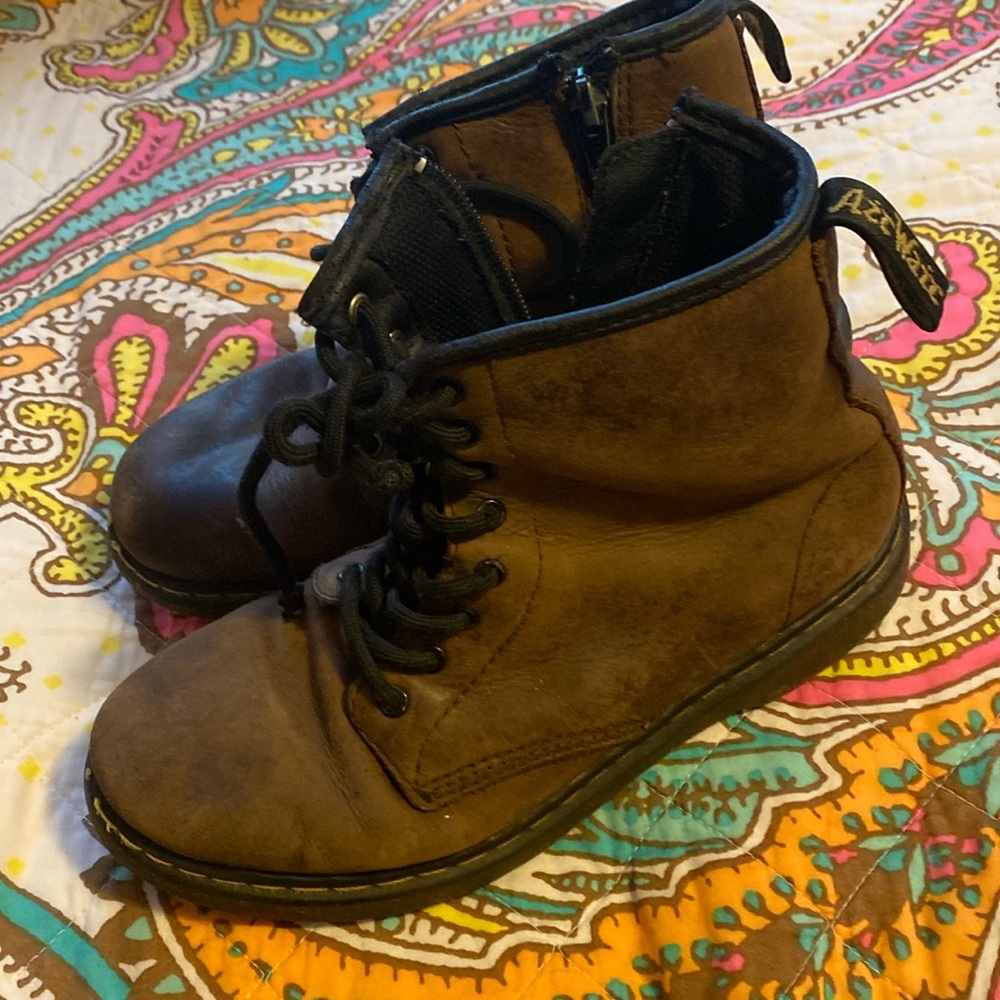 Dr. Martens Kids Air Wair Boots-US Size 3